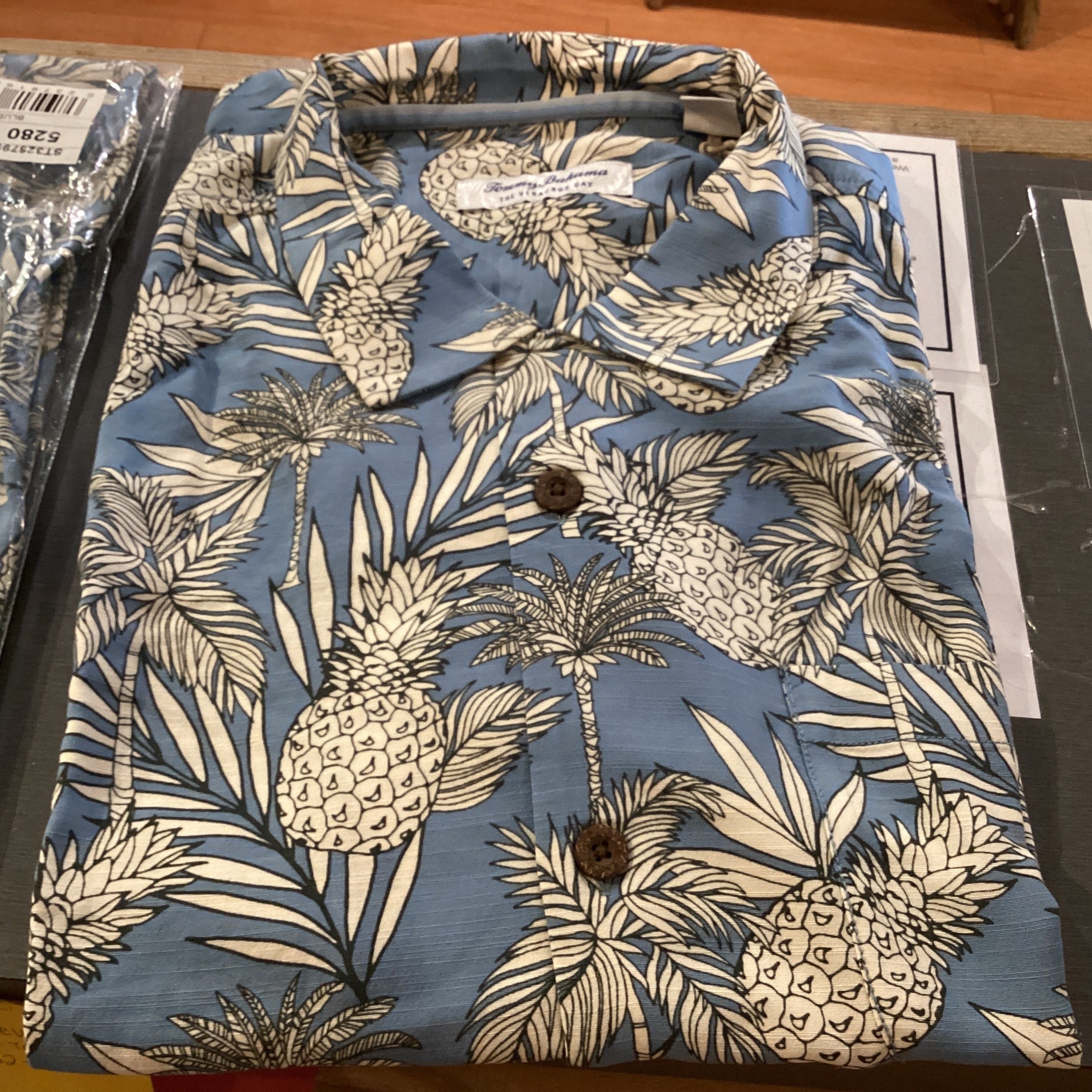 H&m pineapple shirt hotsell