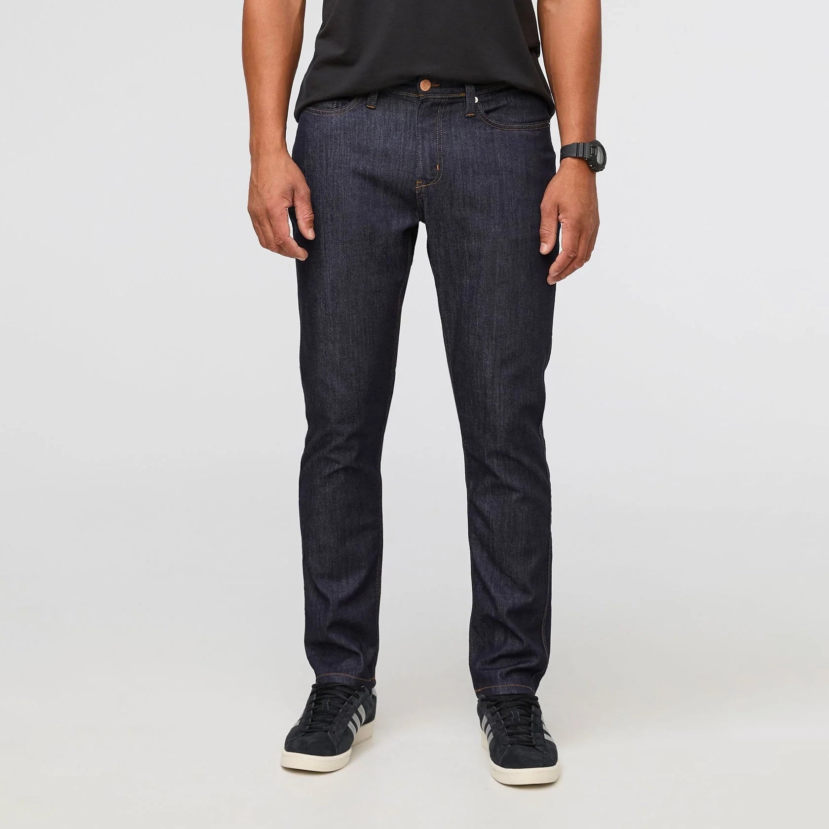 'Du/er Performance Denim Jean Relaxed Taper - Heritage Rinse' in 'Heritage Rinse' colour